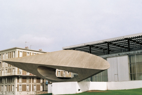 PROVOCATEURS ETRANGES