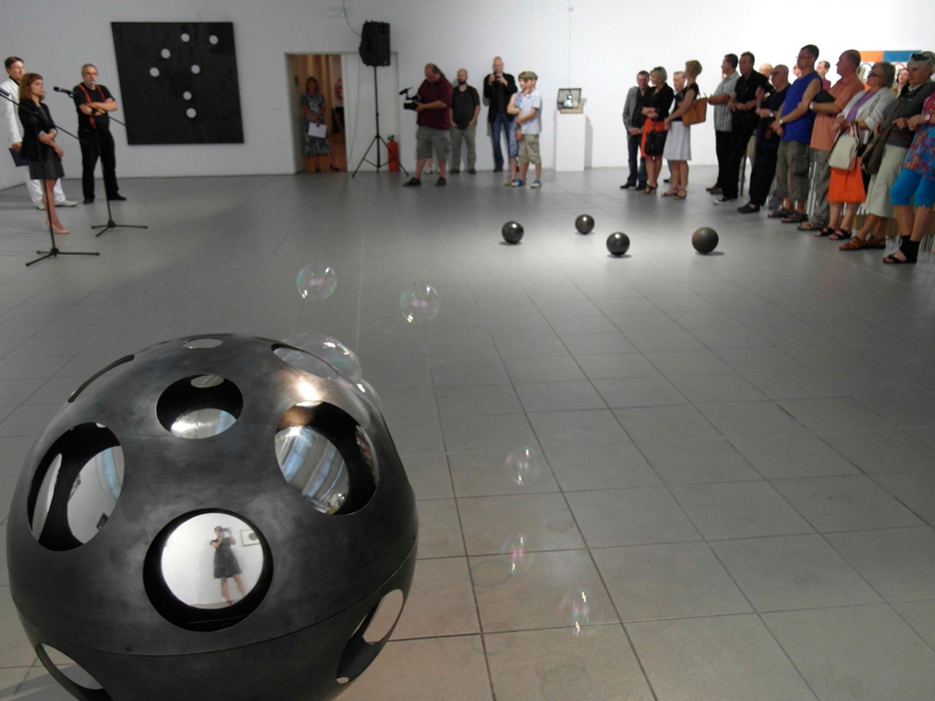 THE VICINITY OF CONSTELLATIONS